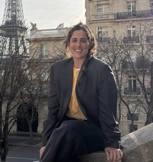 ⭐⭐⭐⭐⭐<br><br><span style="color:#EABE3F; font-size:40px; font-family:serif; line-height:10px;">“</span>Con los pies más en la tierra más que nunca, menudo viaje lleno de emociones.. Gracias Pablo y Bia (amigos ya para siempre y con quien haré mis siguientes aventuras porque son los mejores) y a mi @noemimisma por agarrarme de la mano en esta aventura y no soltarnos y sobretodo por llorar de risa que hacía mucho tiempo que no lo hacía este viaje nos ha robado el corazón<span style="color:#EABE3F; font-size:40px; font-family:serif; line-height:10px;">”</span>